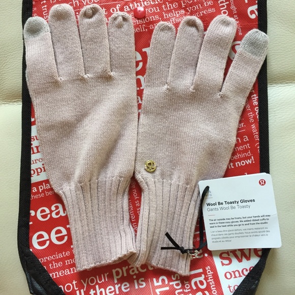 NWT MITP LULULEMON WOOL BE TOASTY GLOVES PINK - Picture 4 of 8